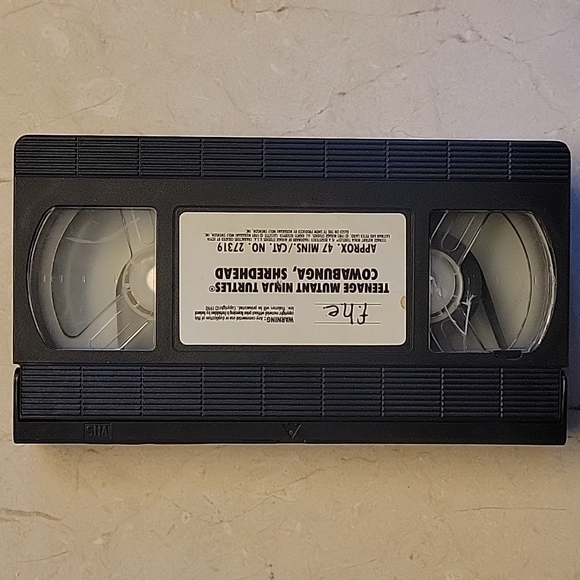 Family Home Entertainment Presents Teenage Mutant Ninja Turtles VHS Tape - Picture 5 of 6